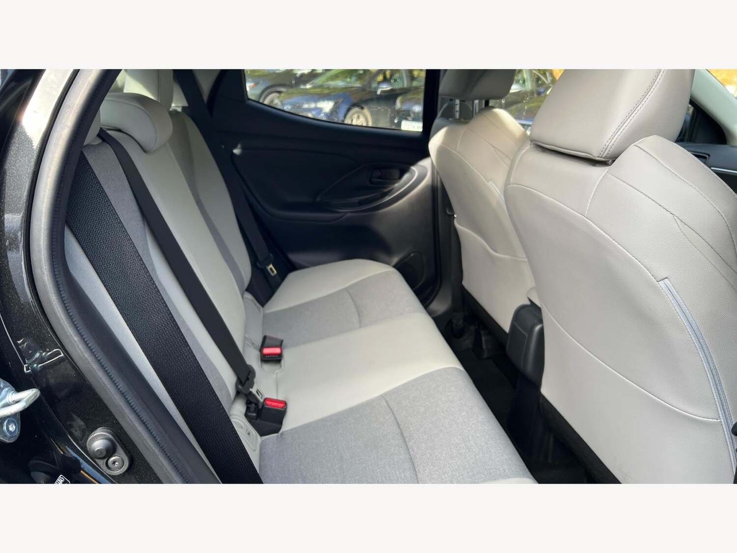 Used Toyota Yaris for sale - 77074379: Photo 14