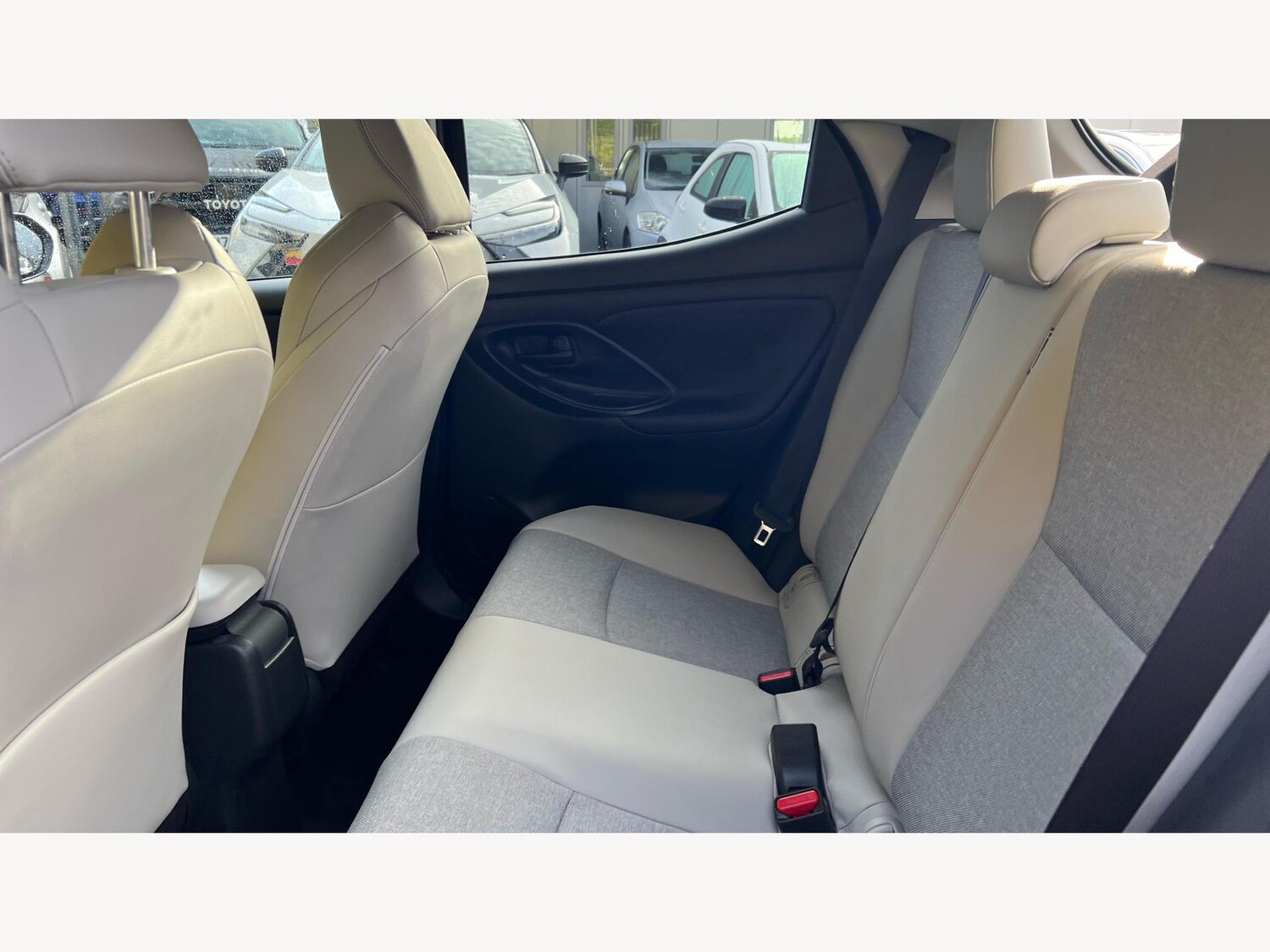 Used Toyota Yaris for sale - 77074379: Photo 15