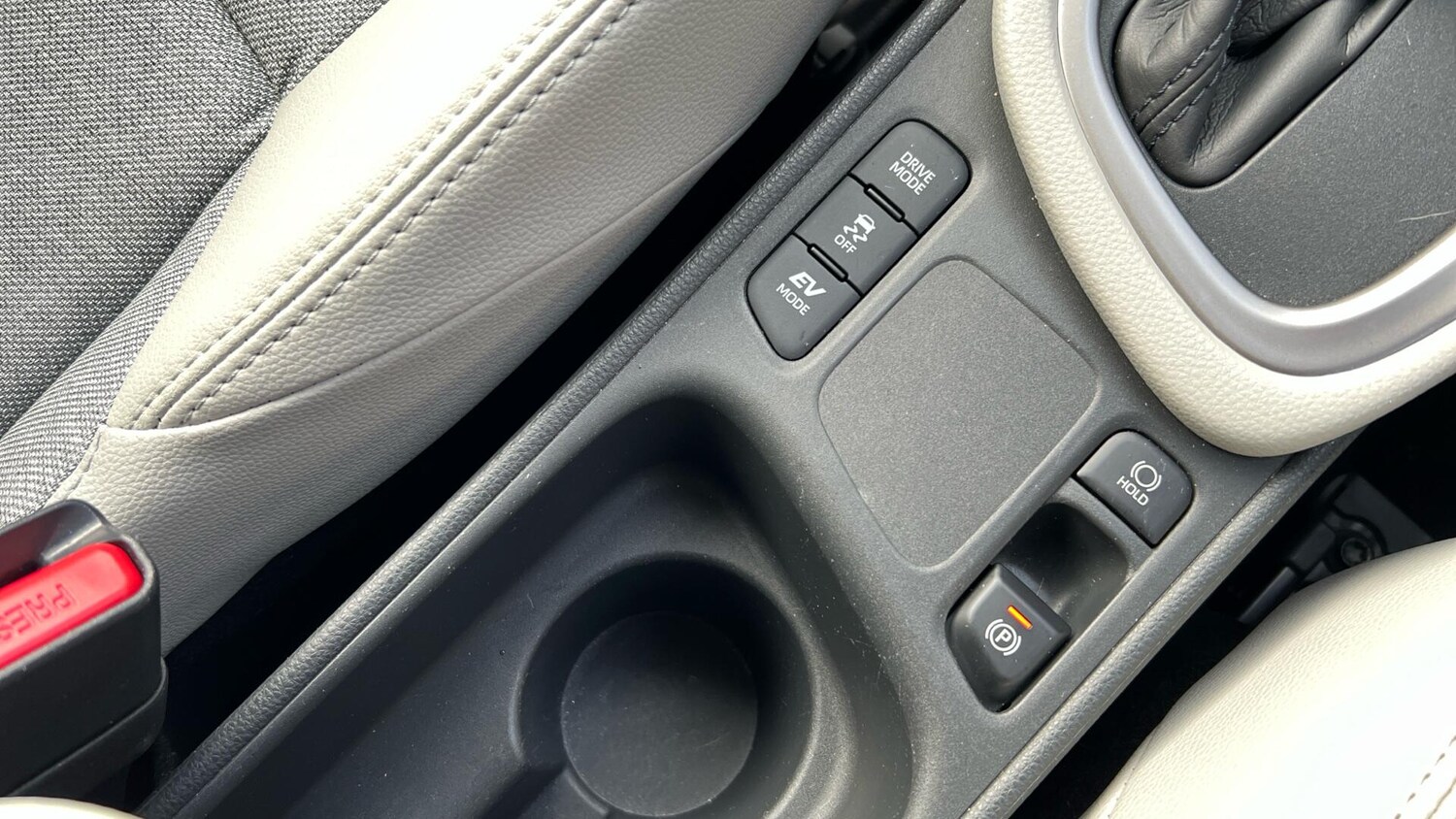 Used Toyota Yaris for sale - 77074379: Photo 42