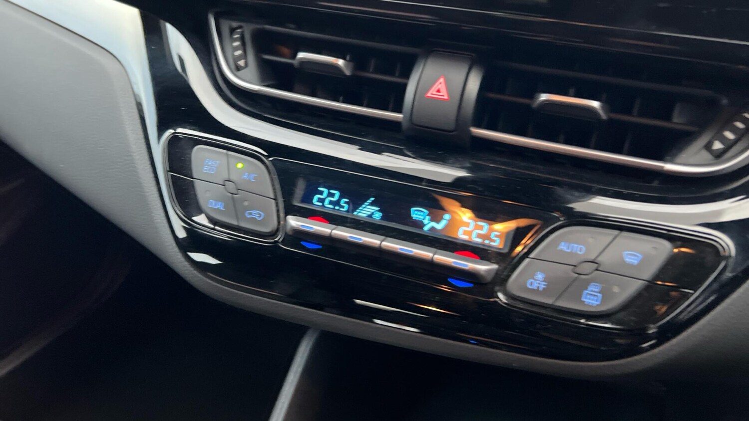 Used Toyota C-HR 2022 for sale - 76667498: Photo 37