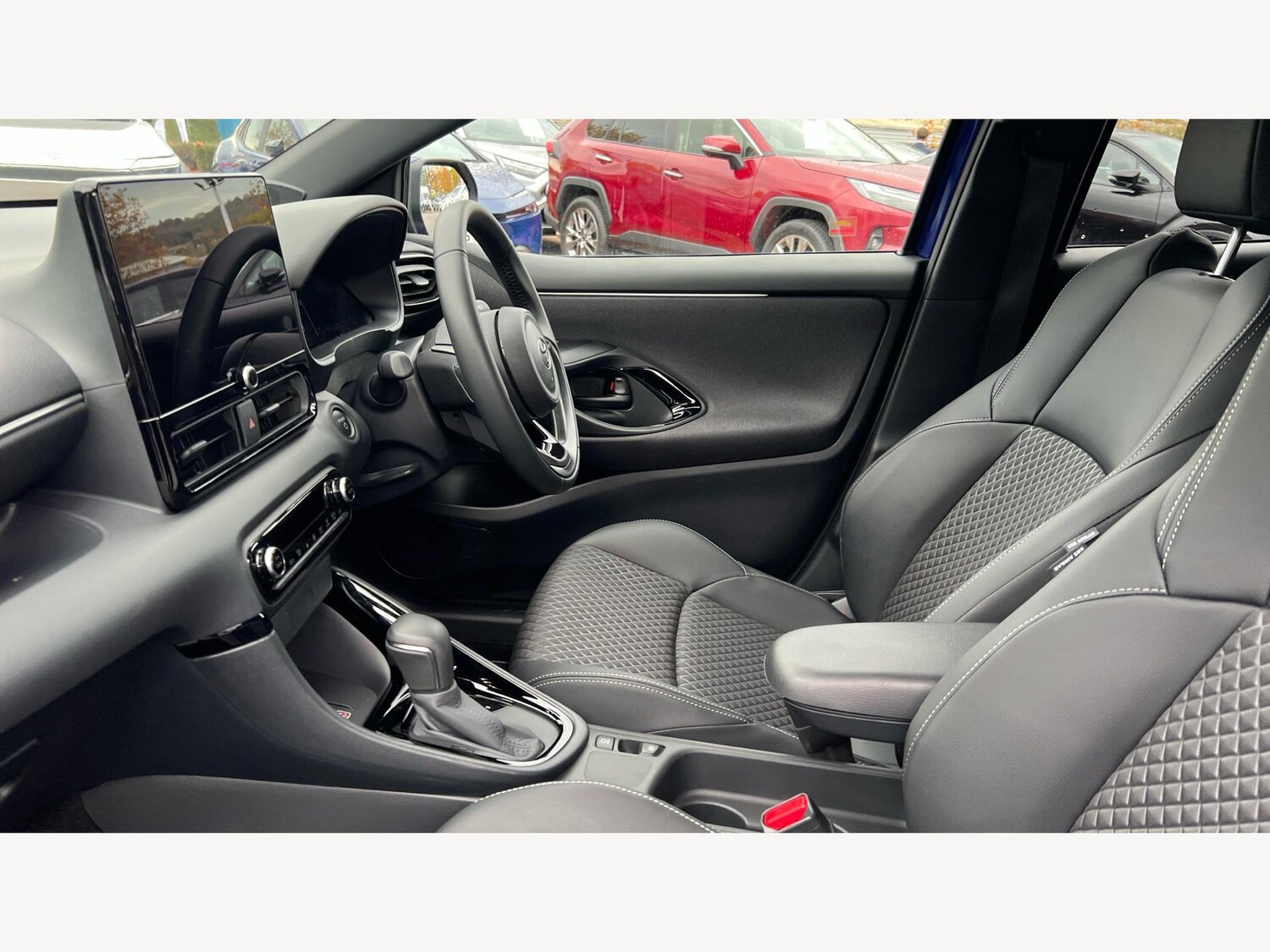 Used Toyota Yaris 2024 for sale - 77074842: Photo 12