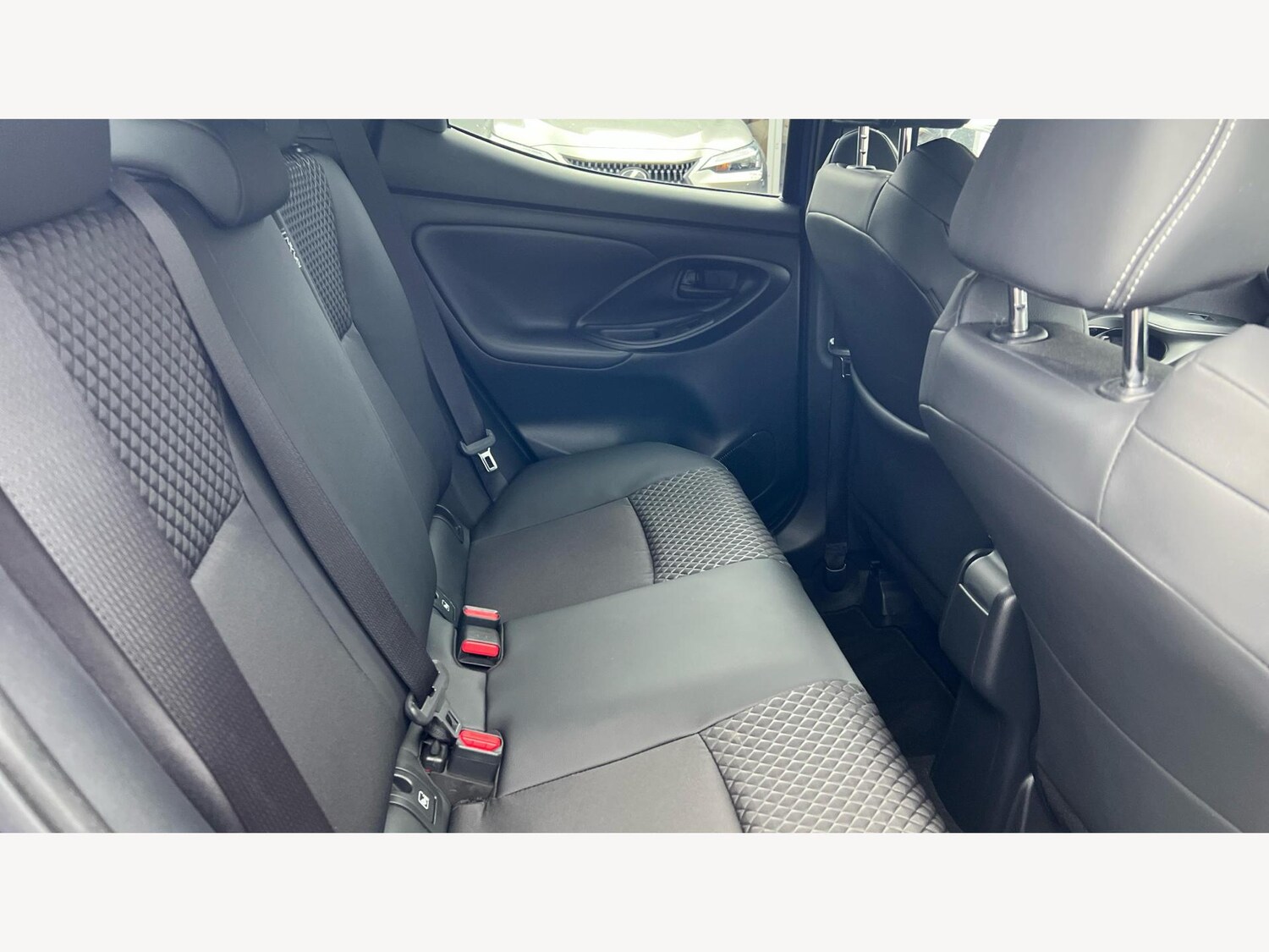 Used Toyota Yaris 2024 for sale - 77074842: Photo 14