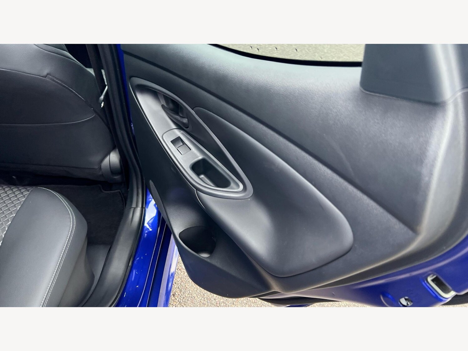 Used Toyota Yaris 2024 for sale - 77074842: Photo 31