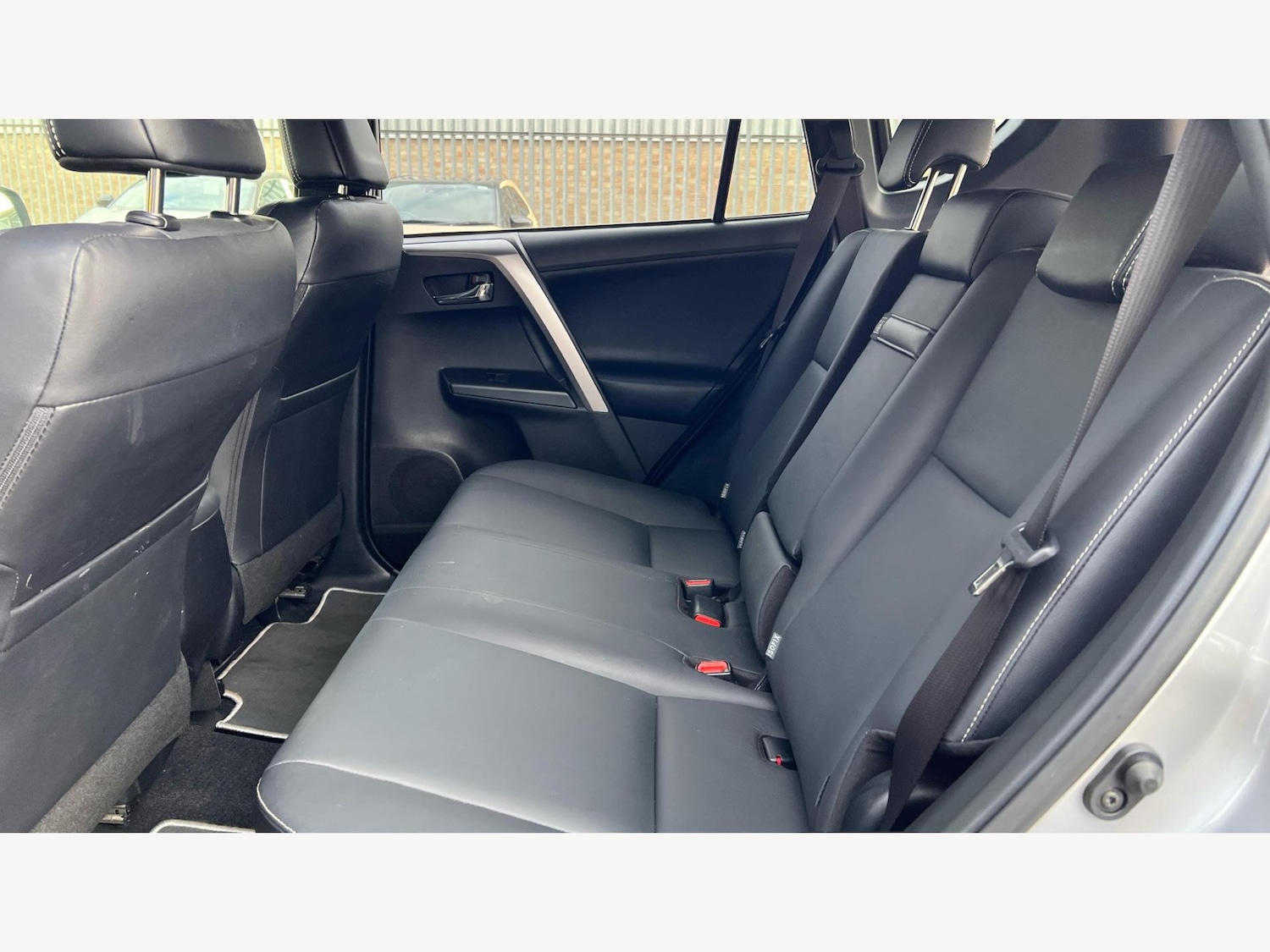 Used Toyota RAV4 2016 for sale - 77344619: Photo 15