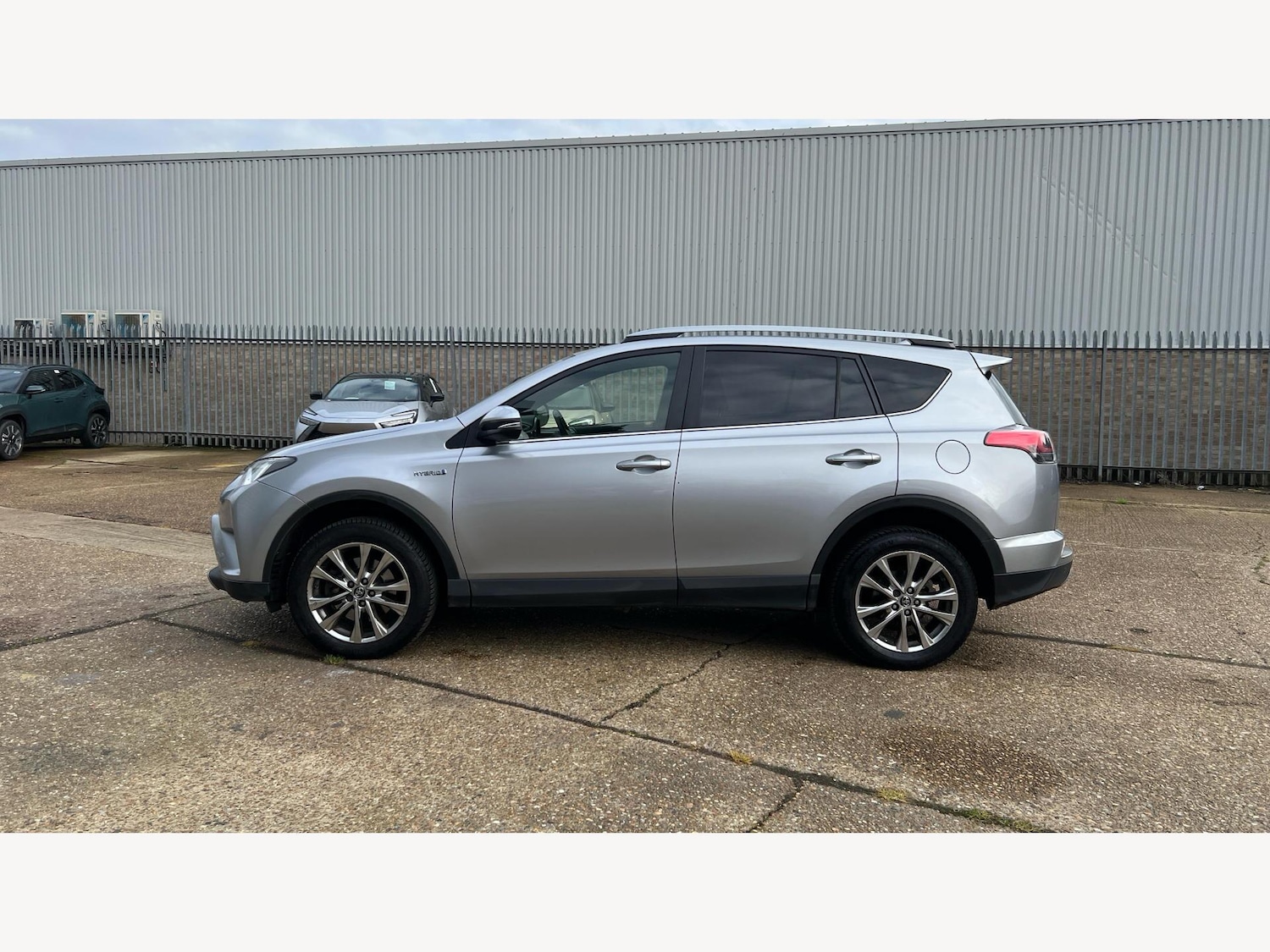 Used Toyota RAV4 2016 for sale - 77344619: Photo 19