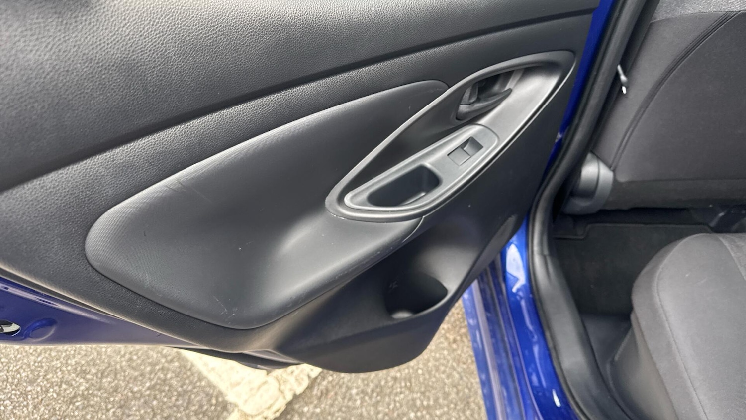 Used Toyota Yaris for sale - 77926006: Photo 34