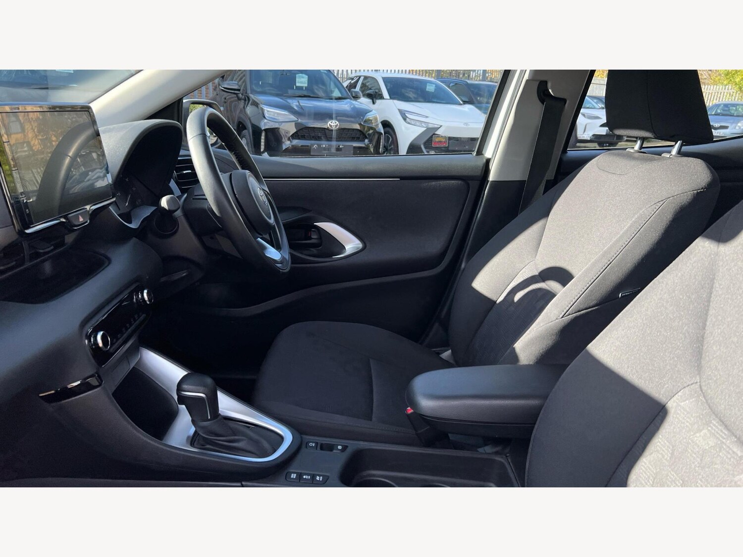 Used Toyota Yaris 2024 for sale - 76832501: Photo 12