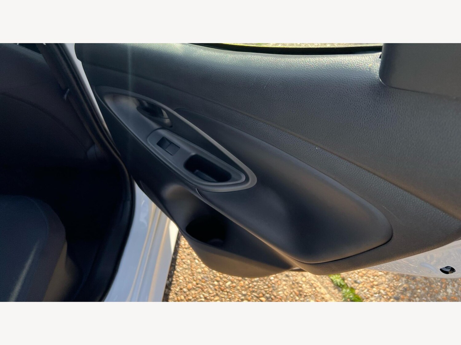 Used Toyota Yaris 2024 for sale - 76832501: Photo 32