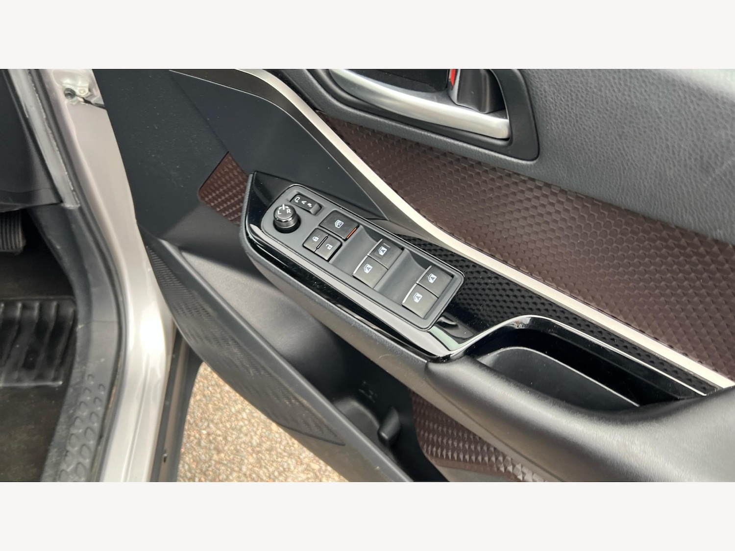 Used Toyota C-HR 2018 for sale - 77040389: Photo 29