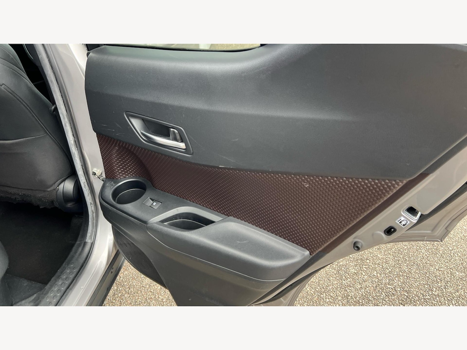 Used Toyota C-HR 2018 for sale - 77040389: Photo 31