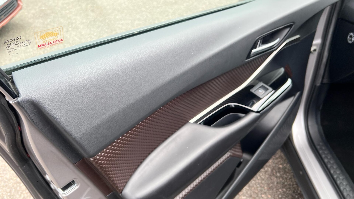 Used Toyota C-HR 2018 for sale - 77040389: Photo 33