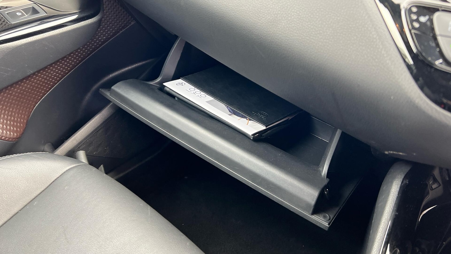 Used Toyota C-HR 2018 for sale - 77040389: Photo 34