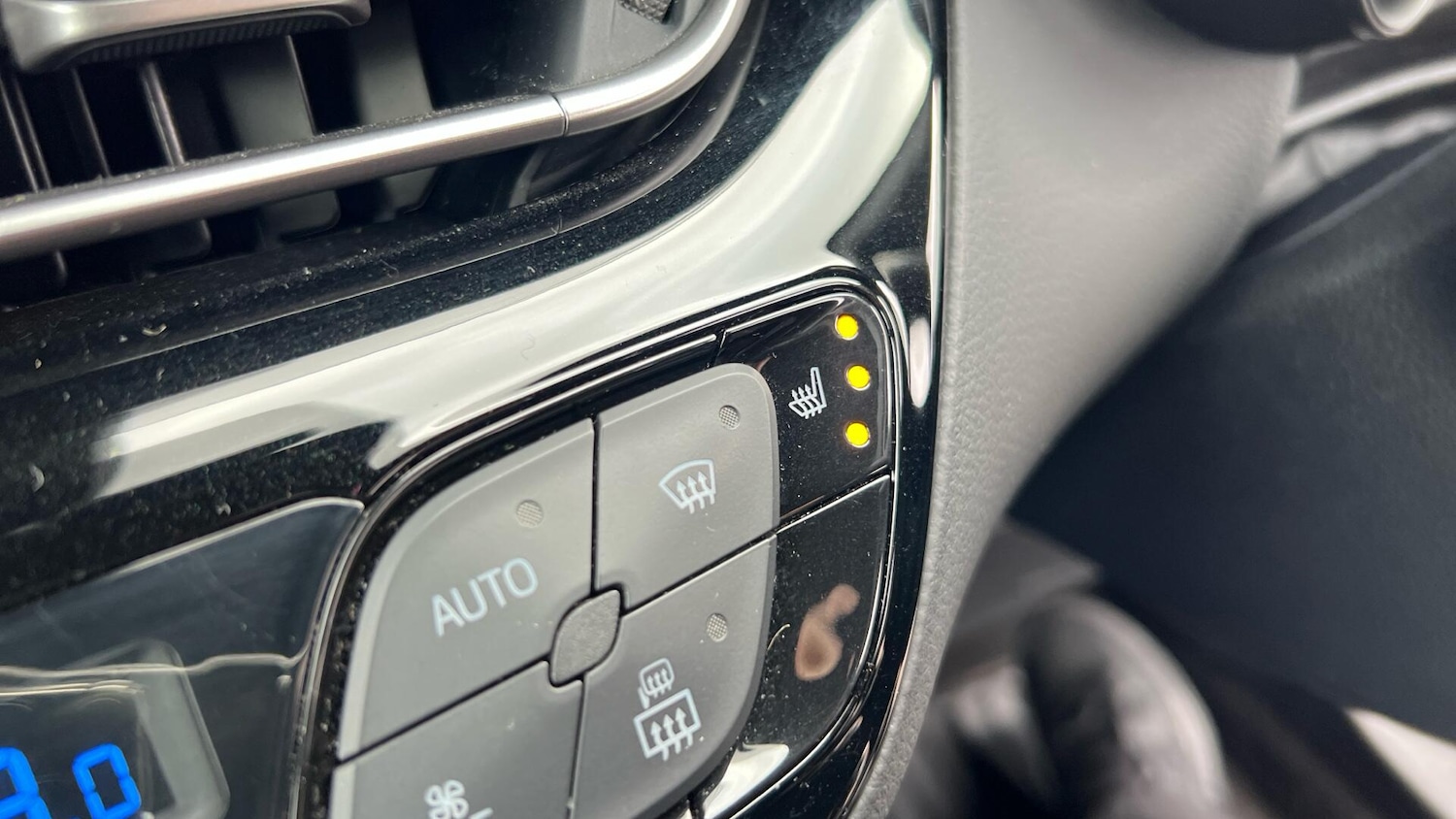 Used Toyota C-HR 2018 for sale - 77040389: Photo 37