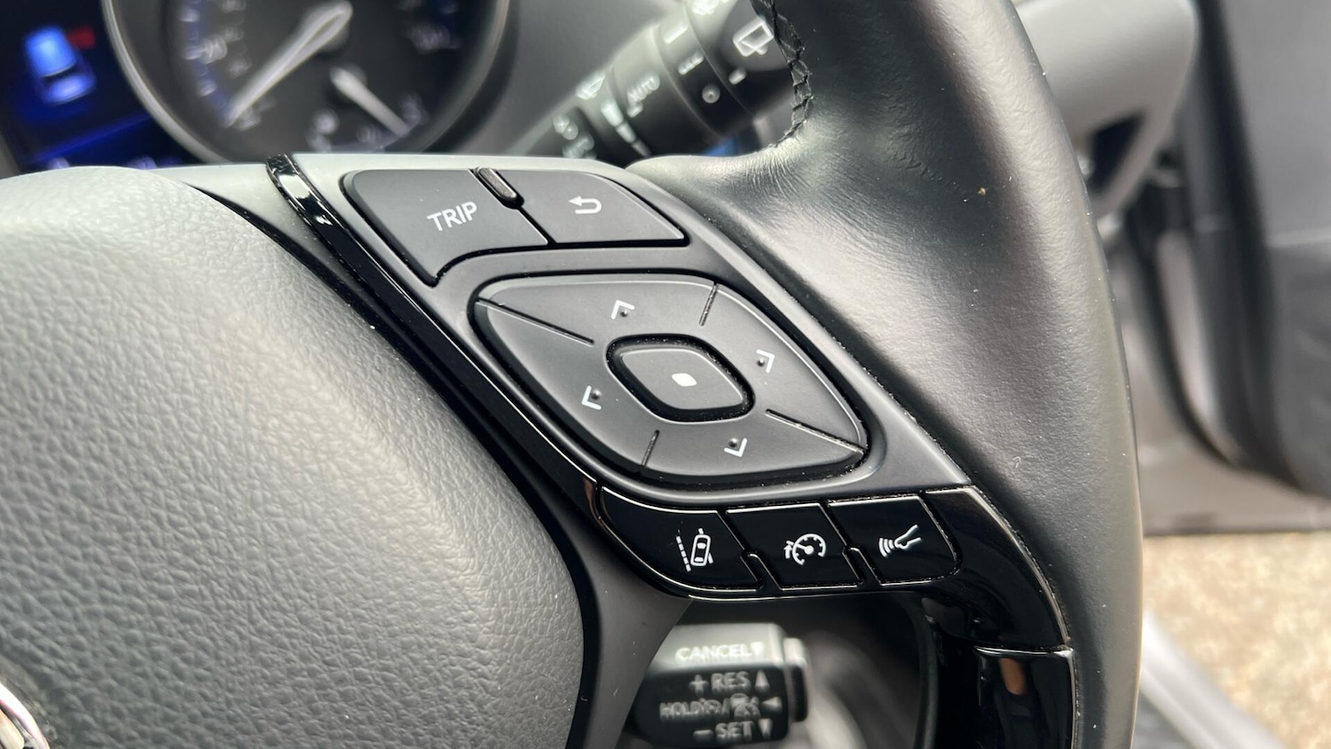 Used Toyota C-HR 2018 for sale - 77040389: Photo 40