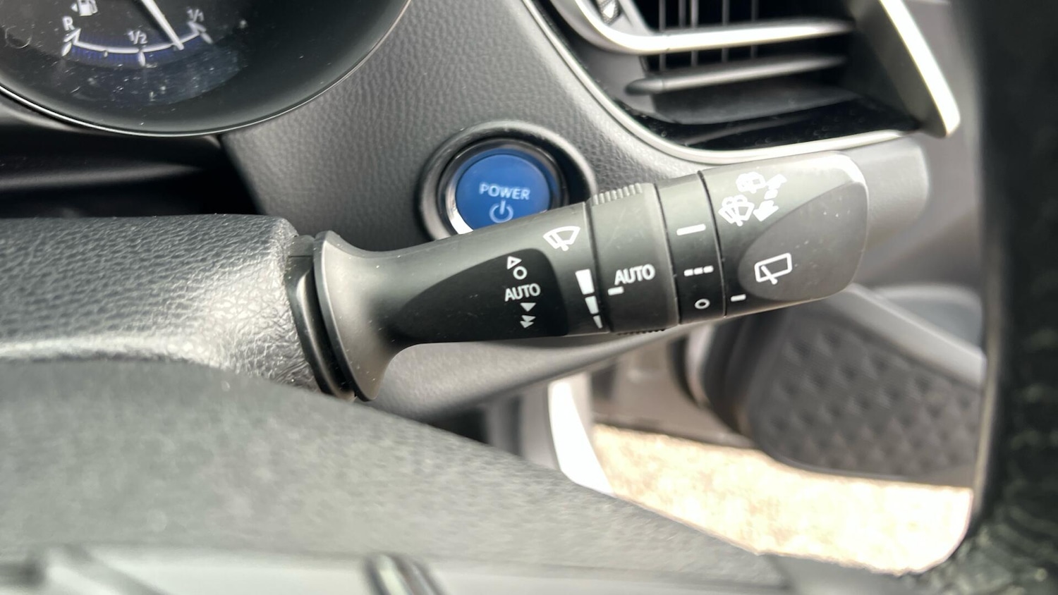 Used Toyota C-HR 2018 for sale - 77040389: Photo 43