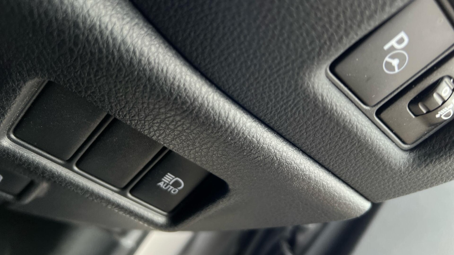 Used Toyota C-HR 2018 for sale - 77040389: Photo 44