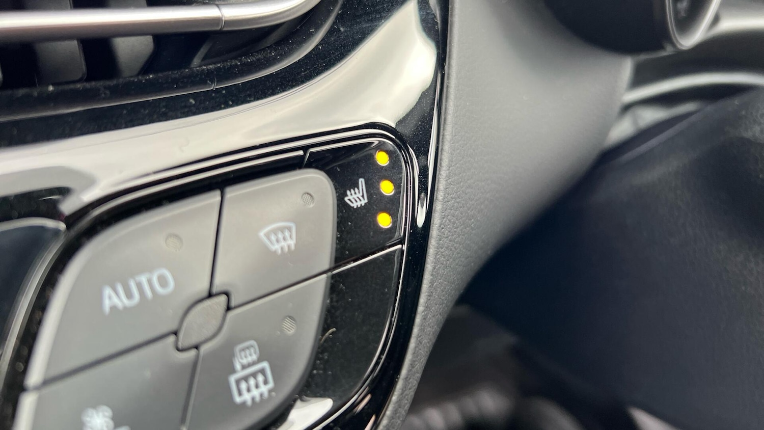 Used Toyota C-HR 2018 for sale - 77040389: Photo 48