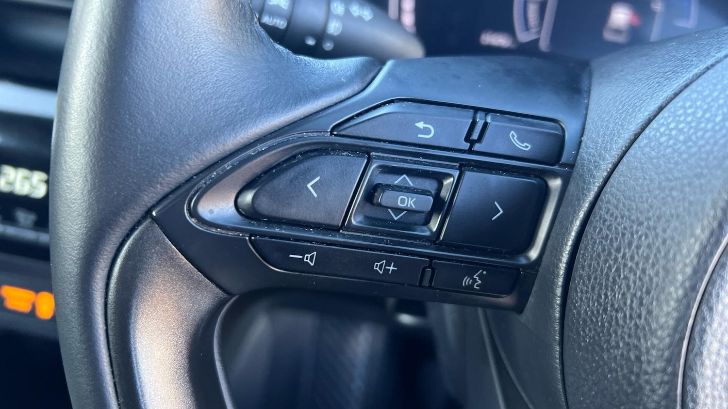 Used Toyota Yaris Cross for sale - 77229469: Photo 38