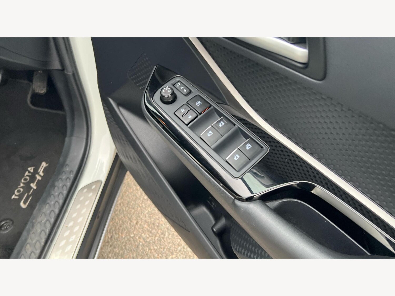 Used Toyota C-HR 2019 for sale - 77074630: Photo 31