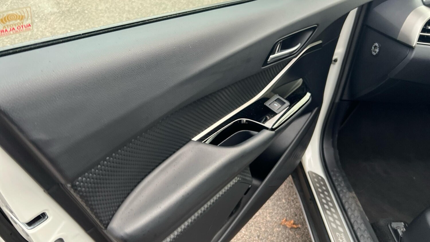 Used Toyota C-HR 2019 for sale - 77074630: Photo 35