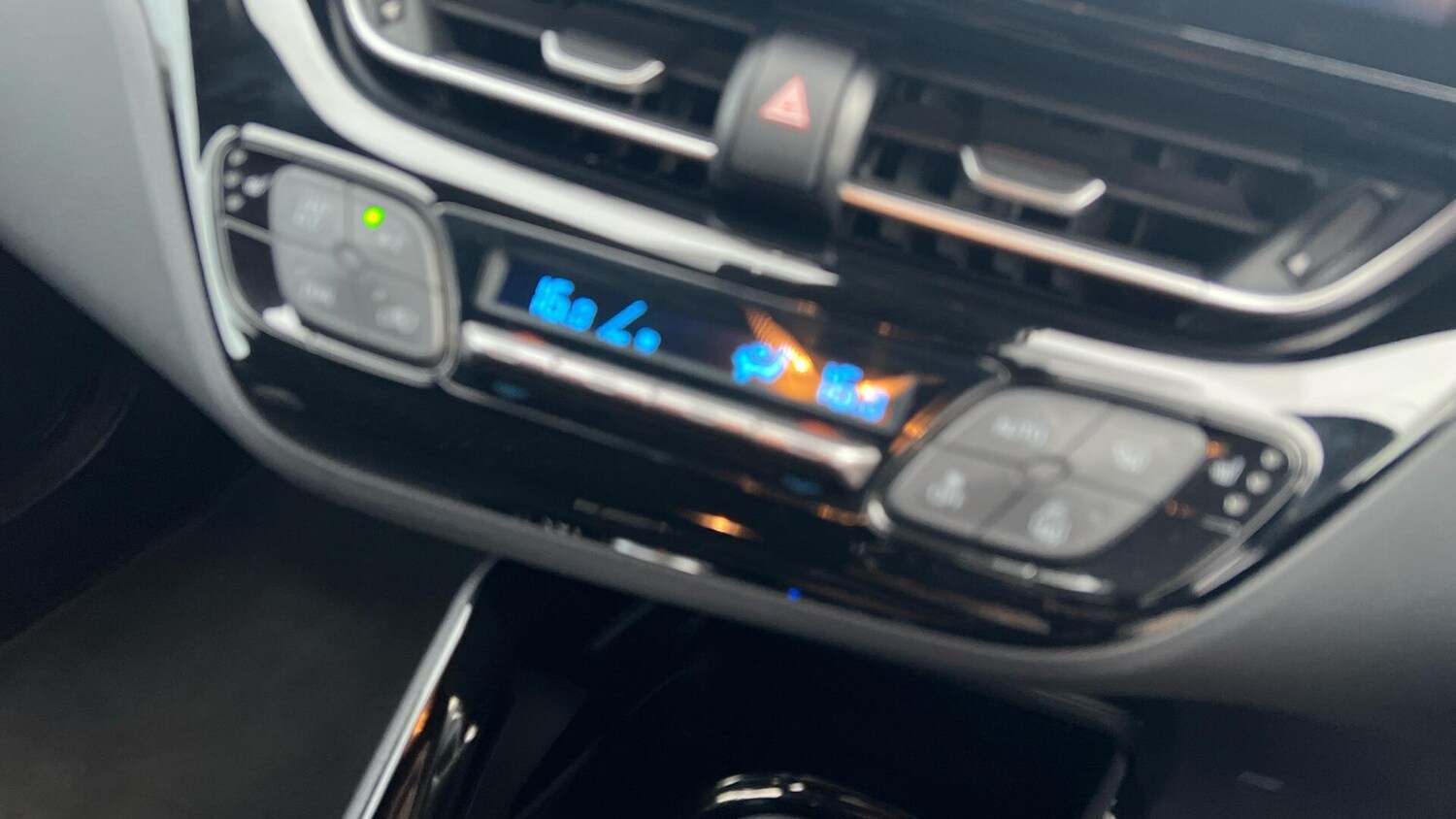 Used Toyota C-HR 2019 for sale - 77074630: Photo 38