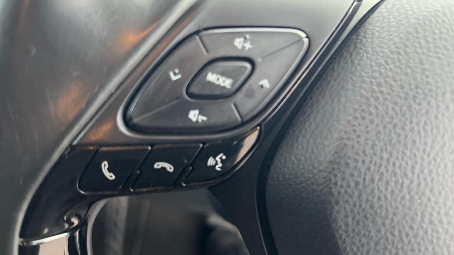 Used Toyota C-HR 2019 for sale - 77074630: Photo 41