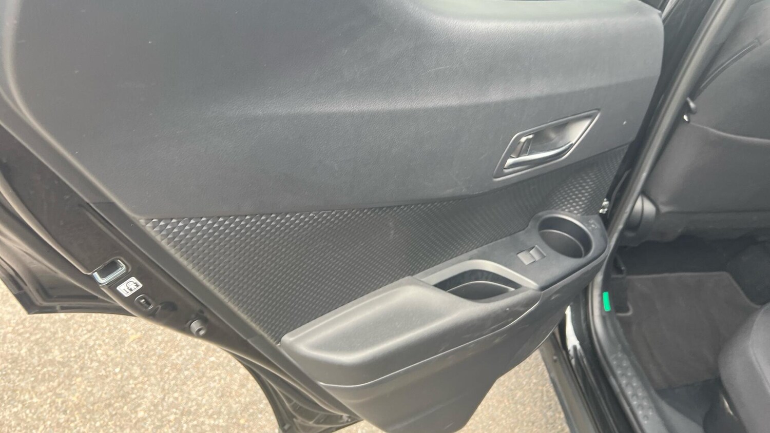 Used Toyota C-HR 2023 for sale - 77612350: Photo 32