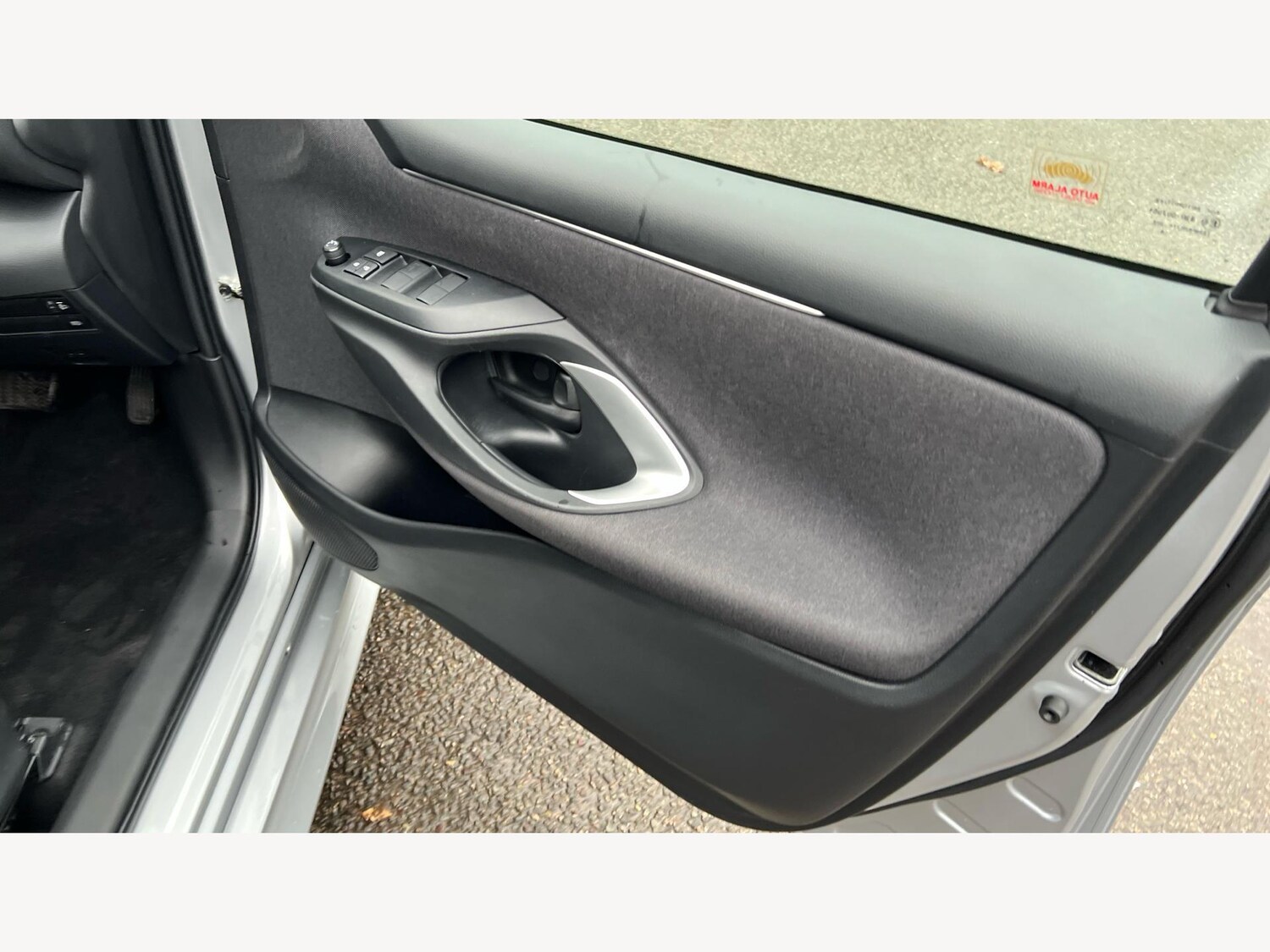 Used Toyota Yaris 2024 for sale - 77074588: Photo 31