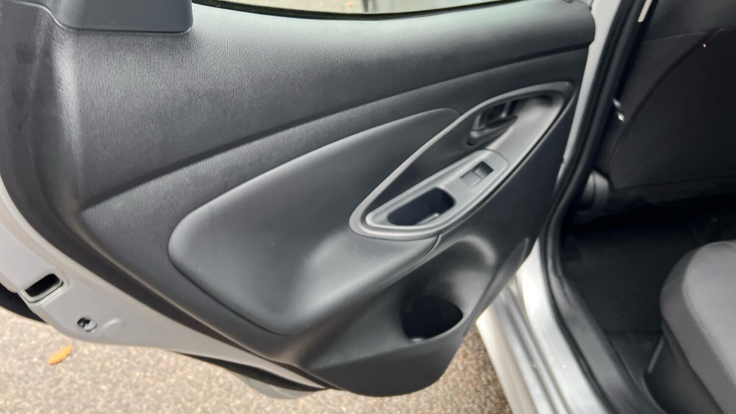 Used Toyota Yaris 2024 for sale - 77074588: Photo 33