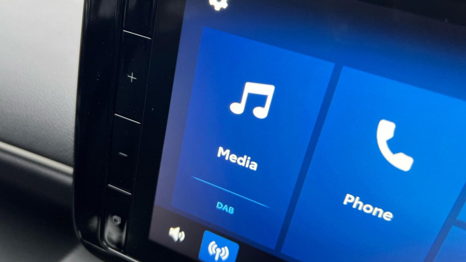 Used Toyota Yaris 2024 for sale - 77074588: Photo 43