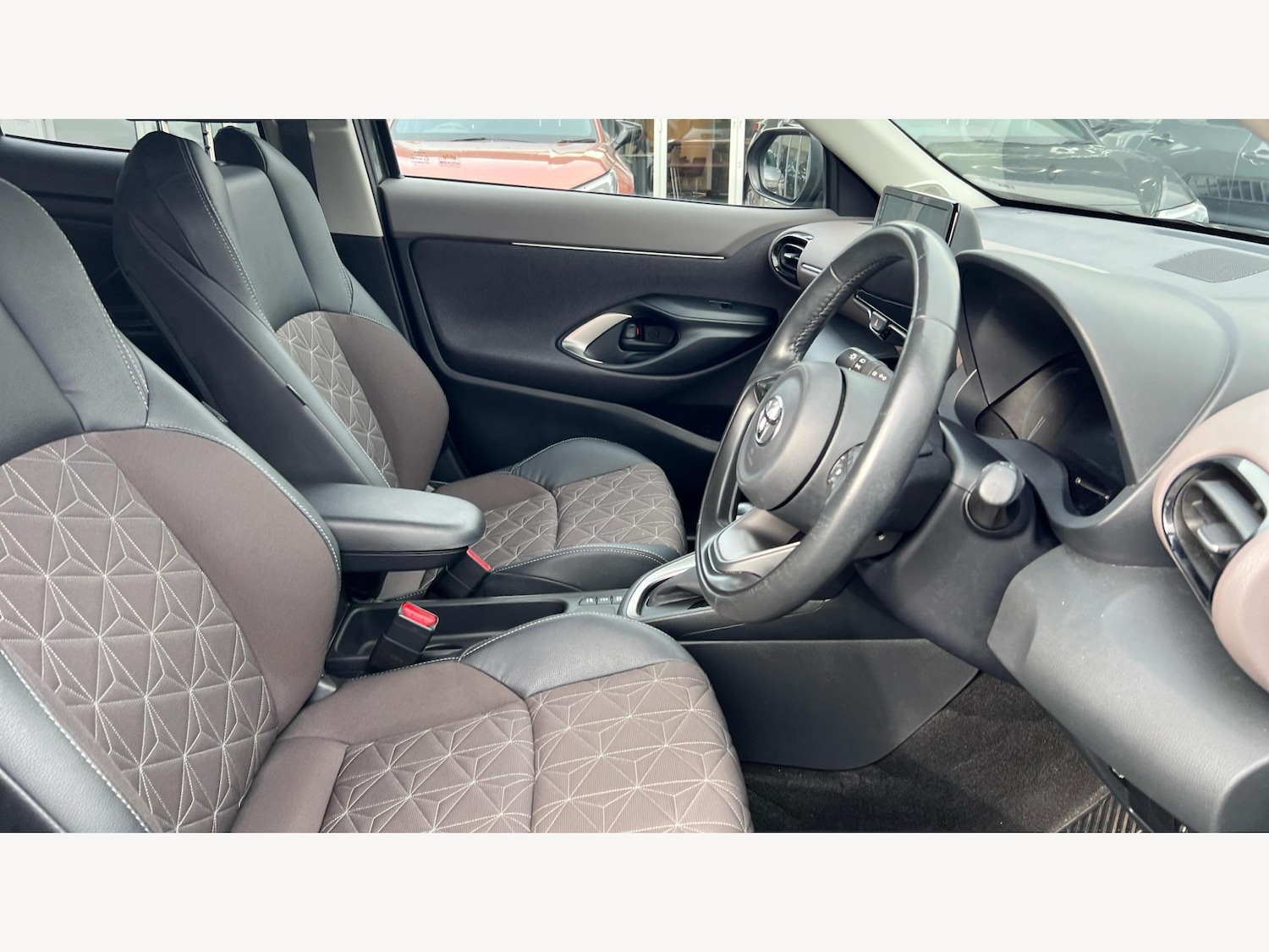 Used Toyota Yaris Cross 2022 for sale - 77119600: Photo 13