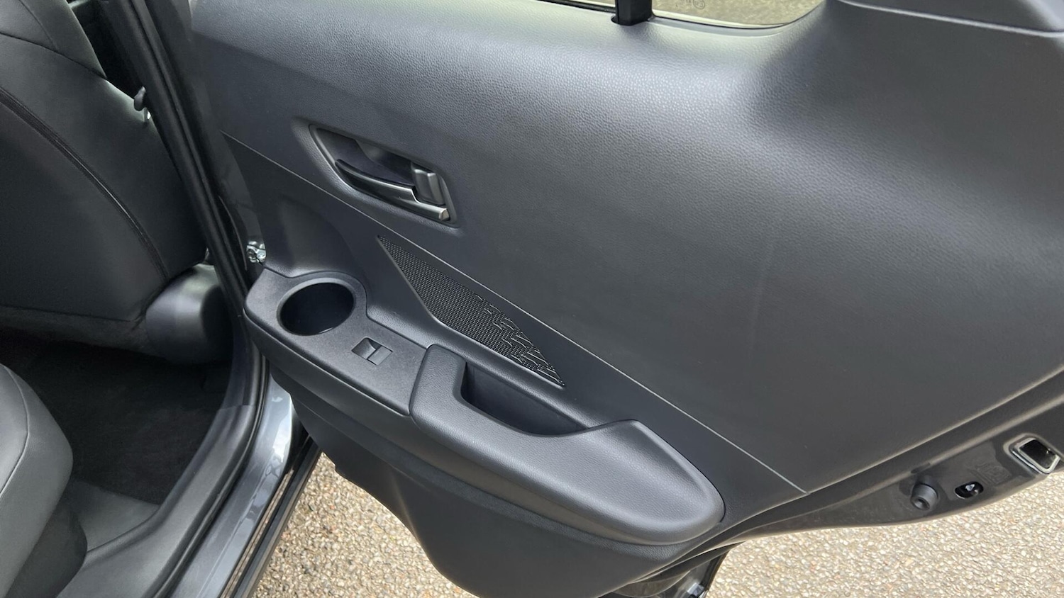 Used Toyota C-HR for sale - 77926196: Photo 33