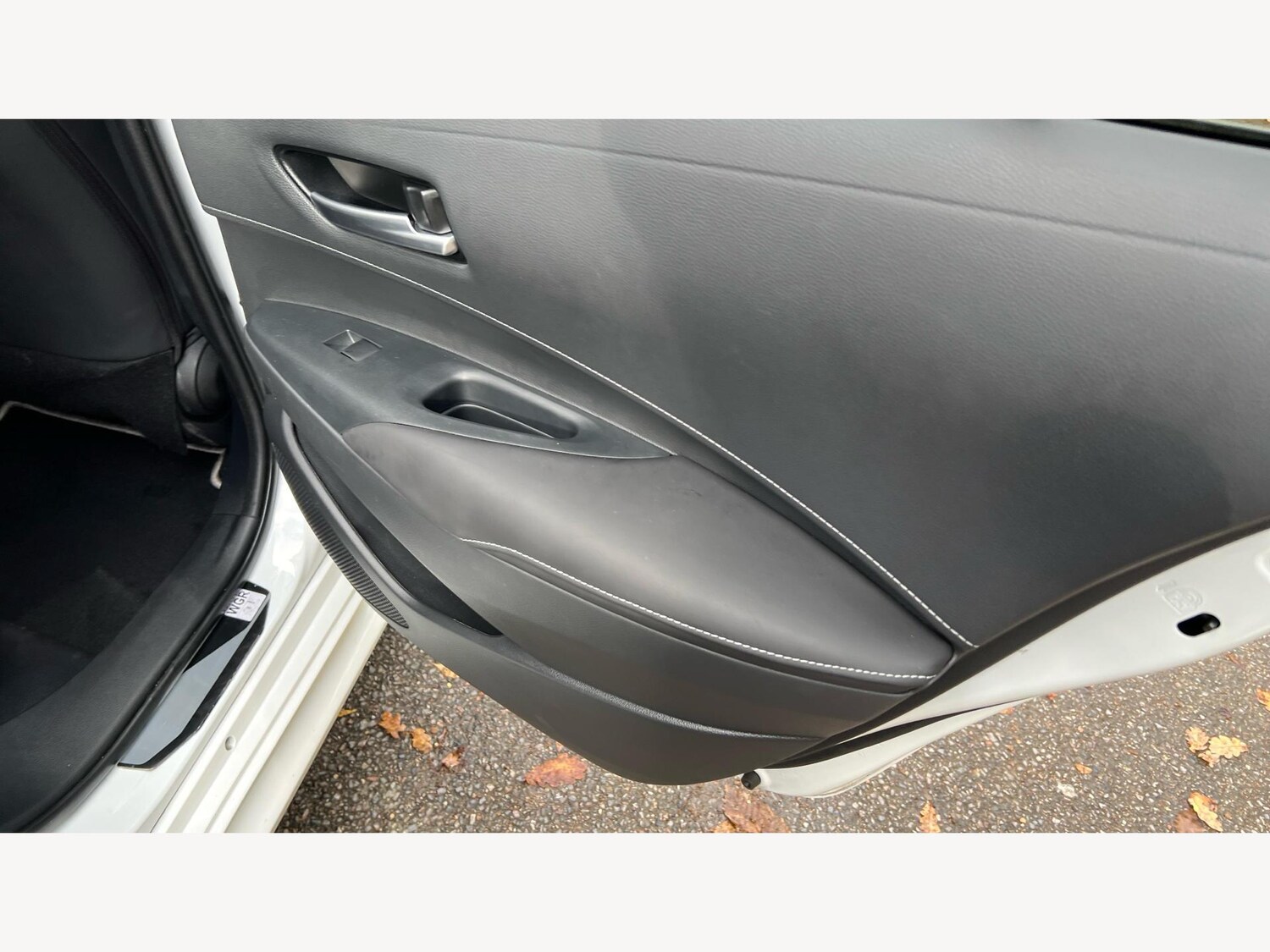 Used Toyota Corolla 2024 for sale - 76456860: Photo 31