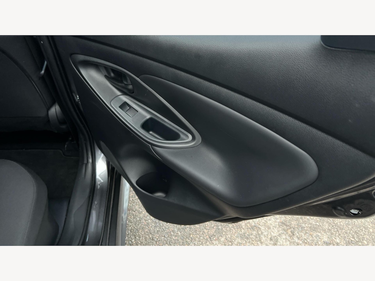 Used Toyota Yaris 2025 for sale - 76866120: Photo 32