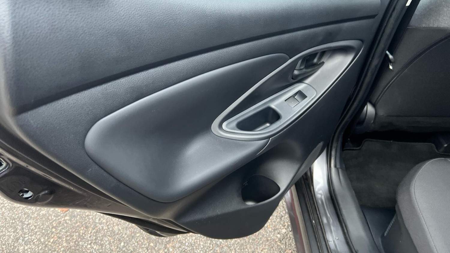 Used Toyota Yaris 2025 for sale - 76866120: Photo 33