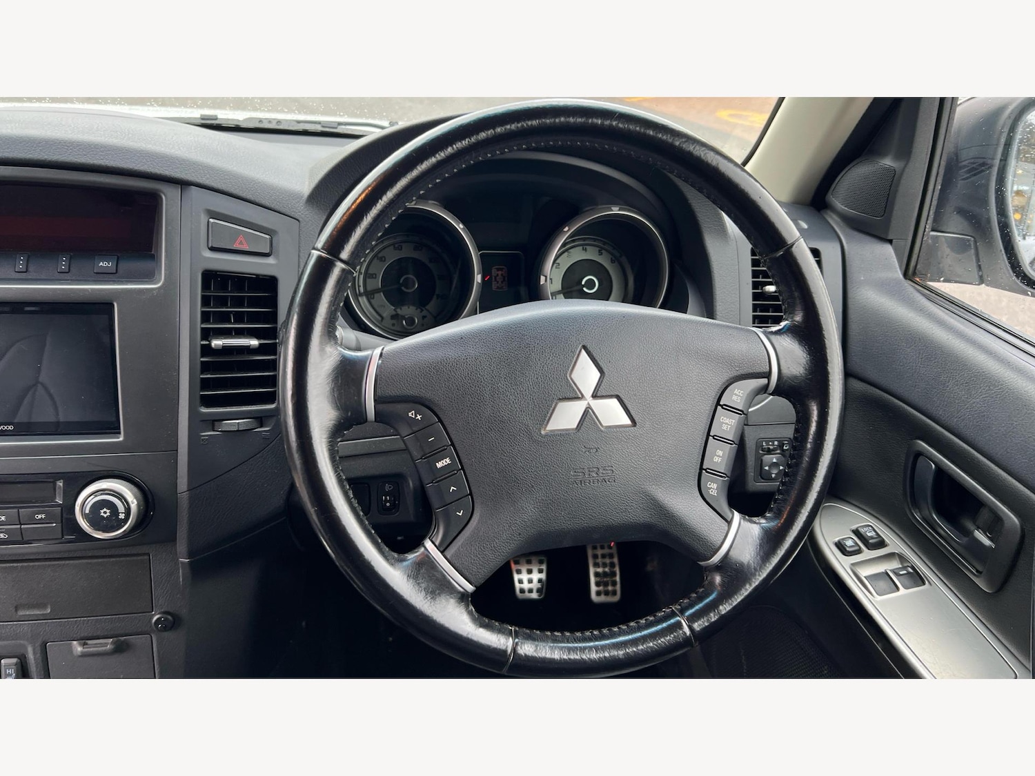 Used Mitsubishi Shogun 2015 for sale - 76485191: Photo 10