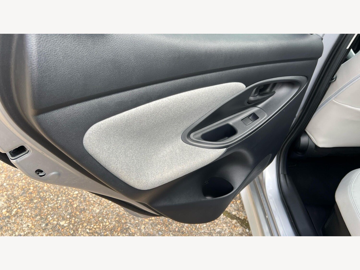 Used Toyota Yaris for sale - 78214749: Photo 32