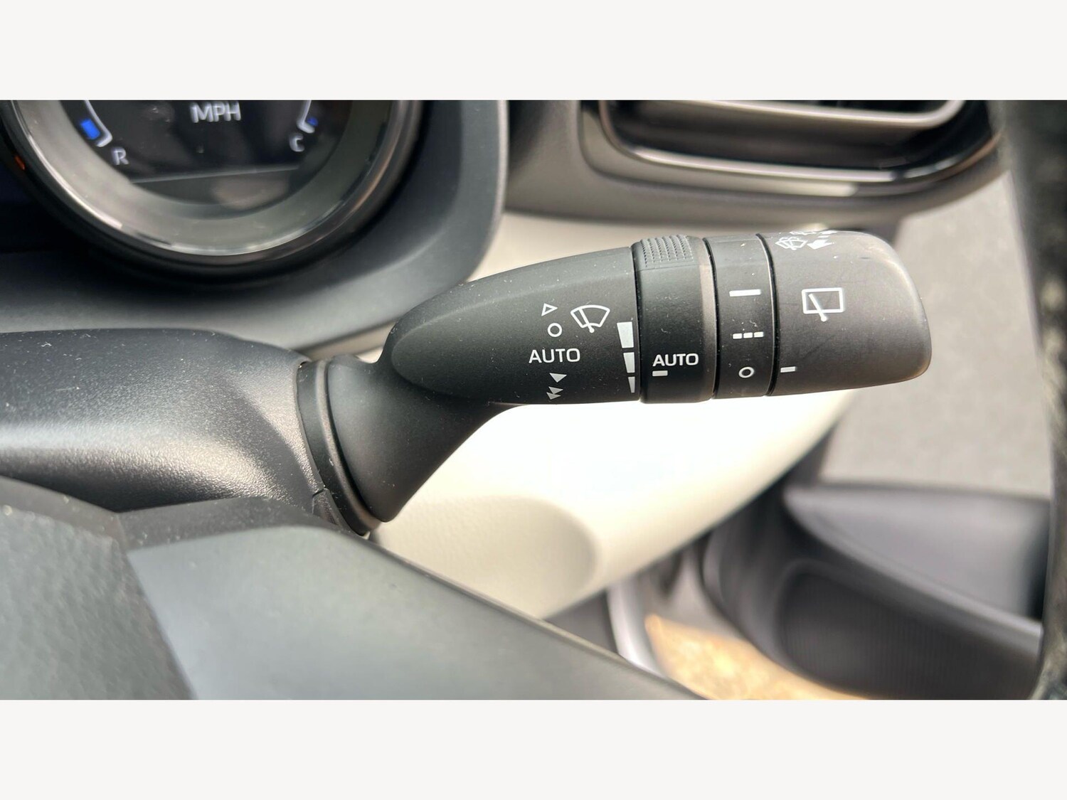 Used Toyota Yaris for sale - 78214749: Photo 40