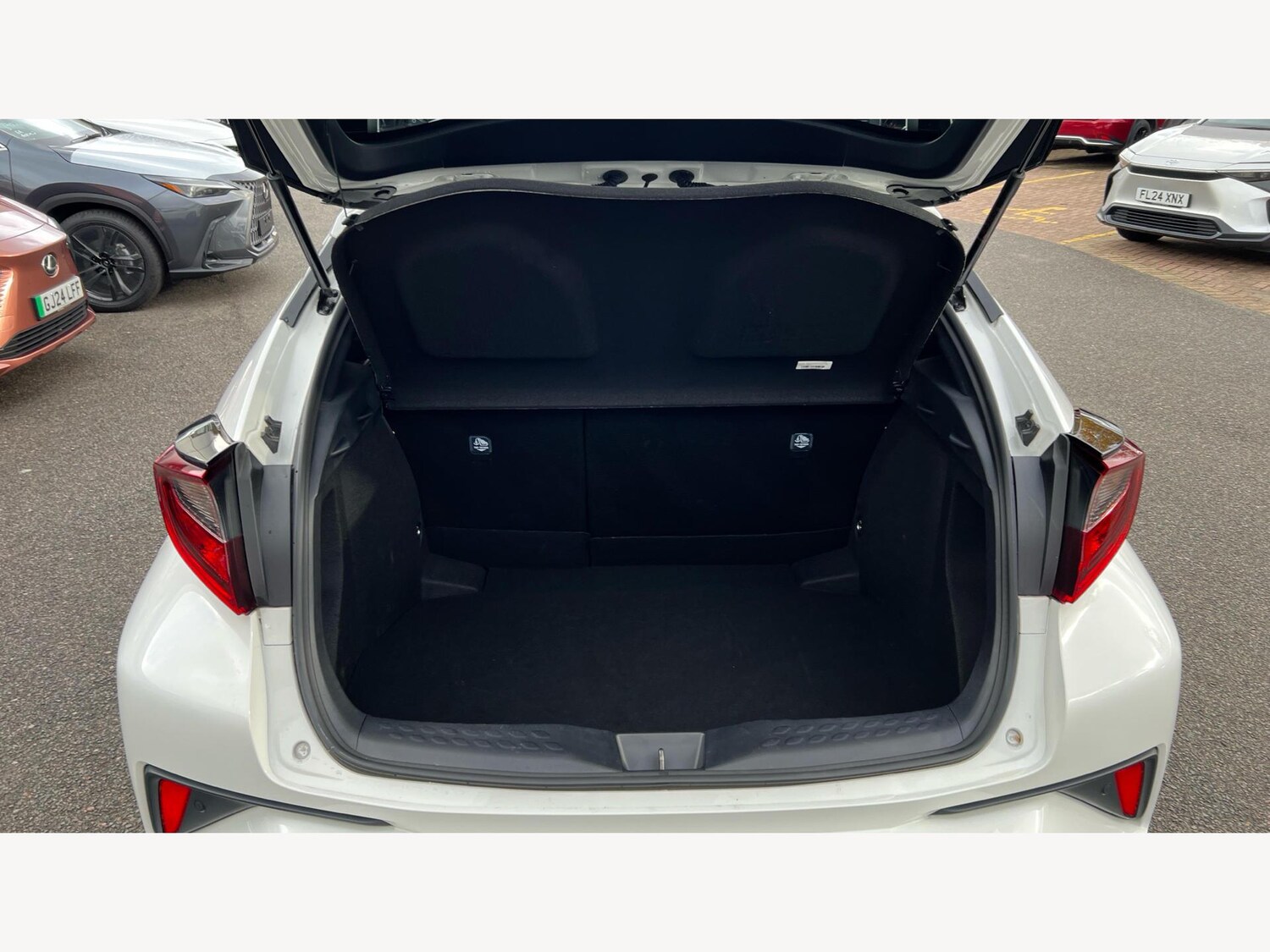 Used Toyota C-HR 2022 for sale - 77073963: Photo 16