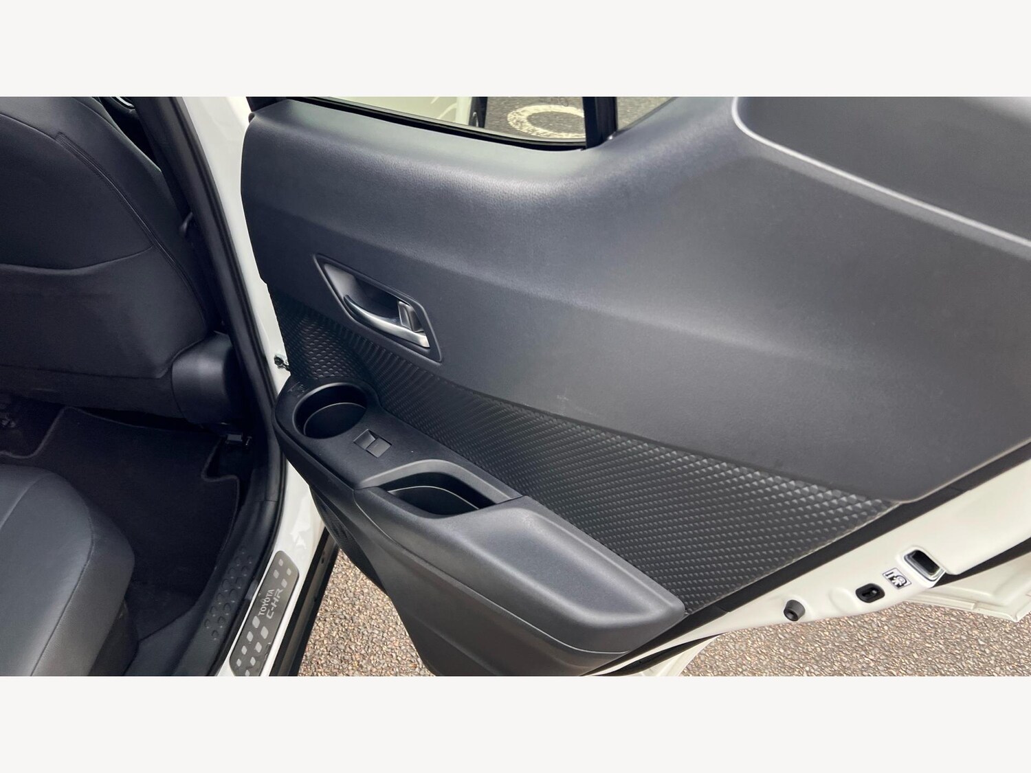 Used Toyota C-HR 2022 for sale - 77073963: Photo 32