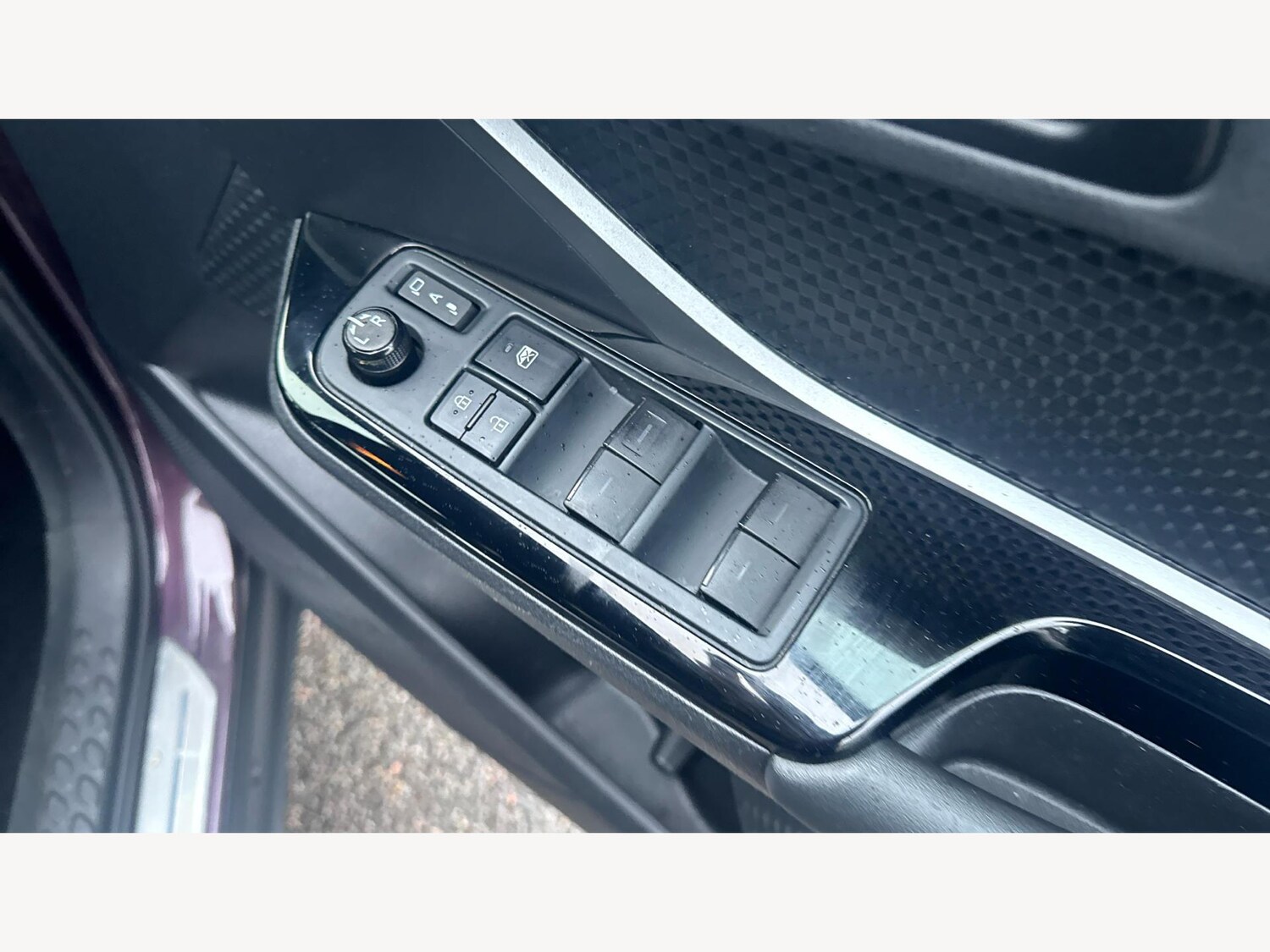 Used Toyota C-HR 2023 for sale - 76832234: Photo 30