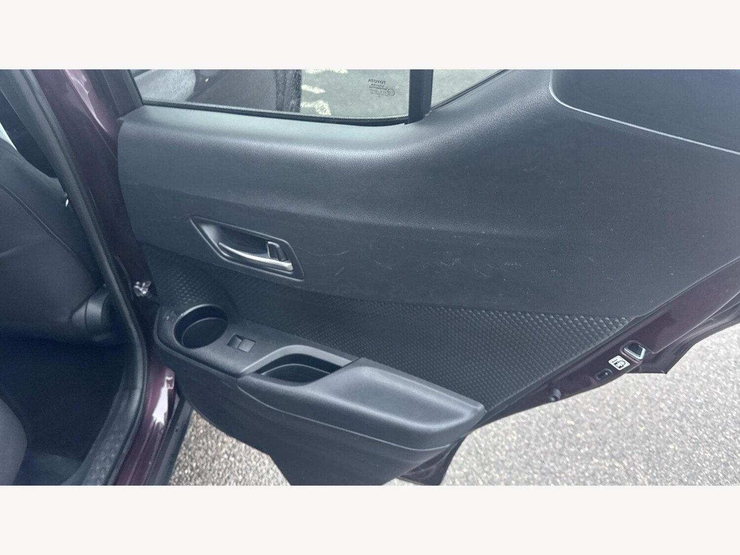 Used Toyota C-HR 2023 for sale - 76832234: Photo 32