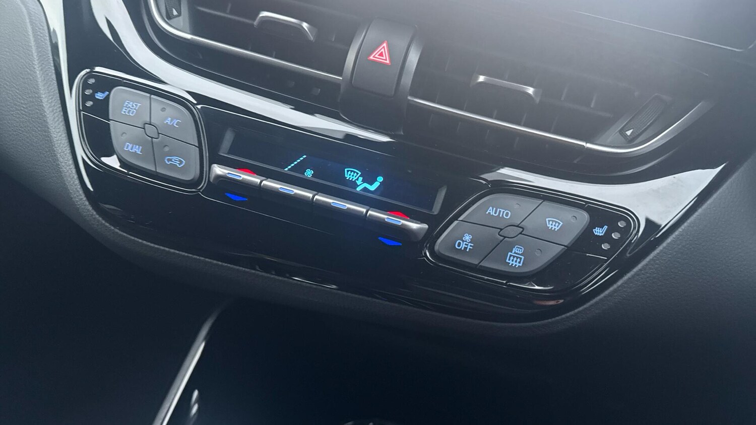 Used Toyota C-HR 2023 for sale - 76832234: Photo 36