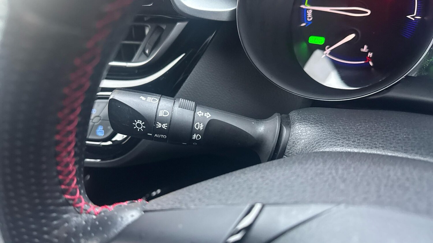 Used Toyota C-HR 2023 for sale - 76832234: Photo 40