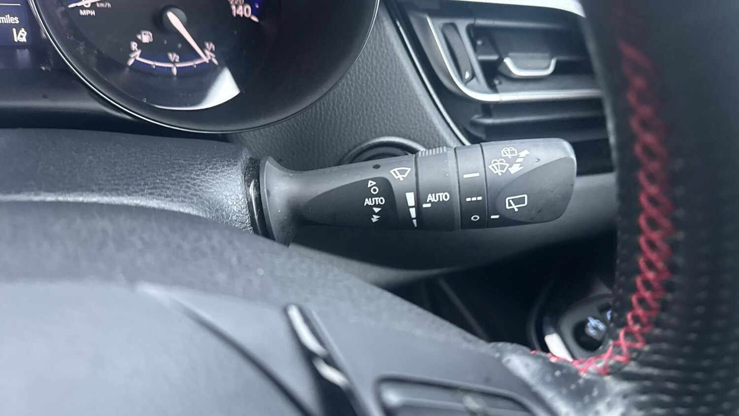 Used Toyota C-HR 2023 for sale - 76832234: Photo 41