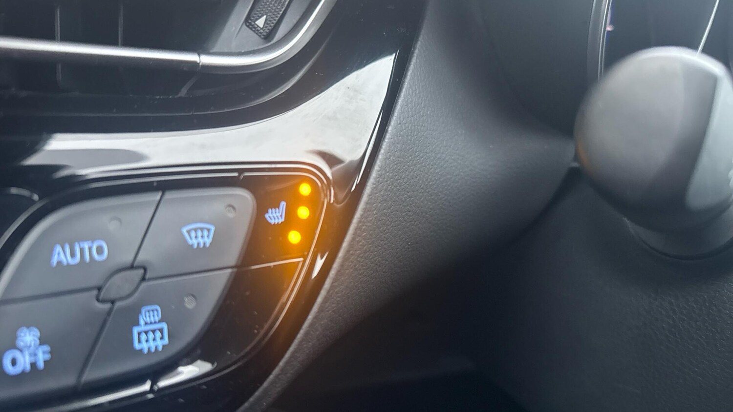 Used Toyota C-HR 2023 for sale - 76832234: Photo 45