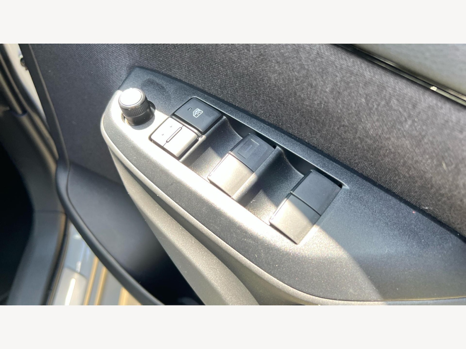 Used Toyota Yaris 2023 for sale - 76657205: Photo 30