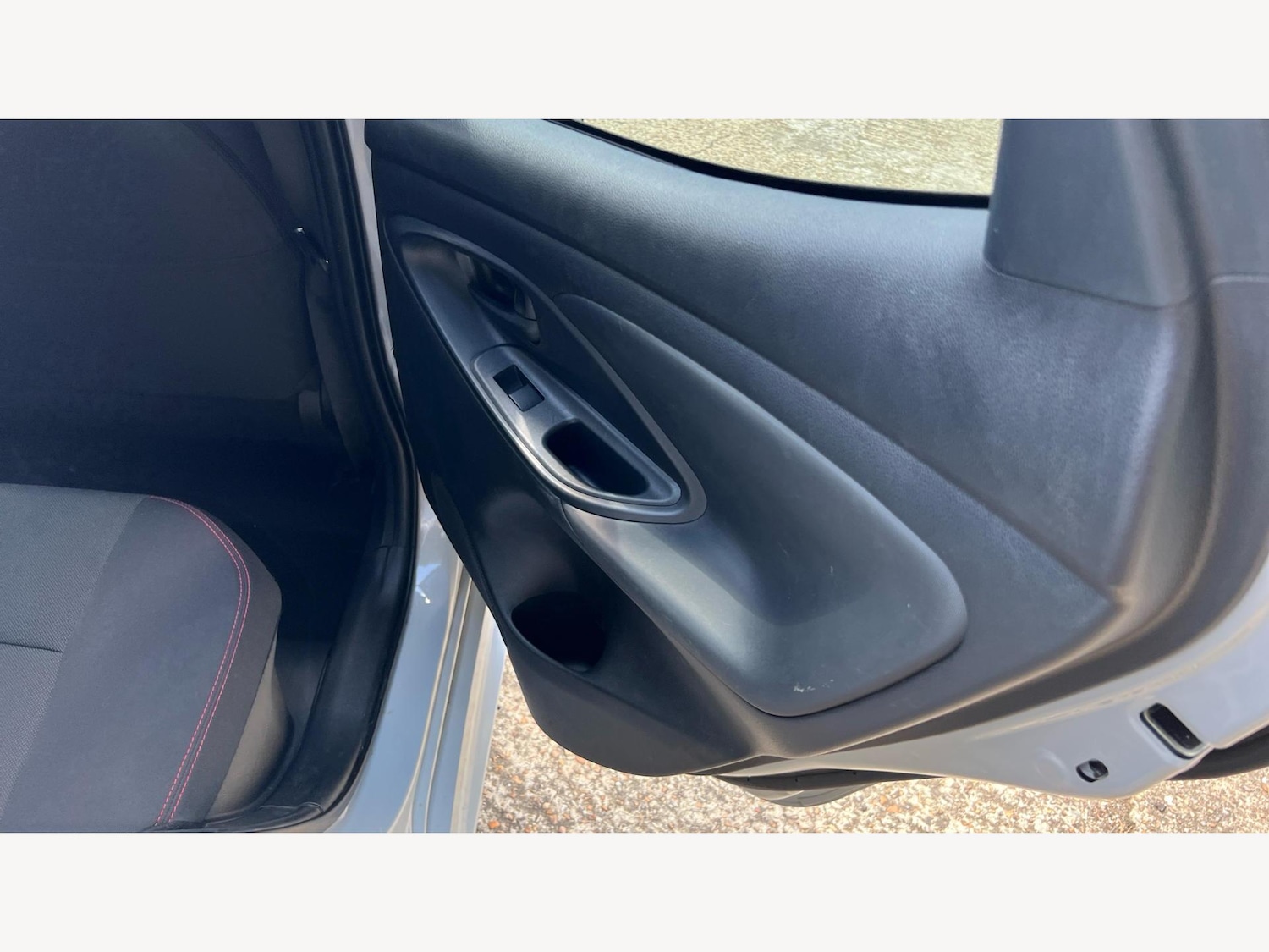 Used Toyota Yaris 2023 for sale - 76657205: Photo 32