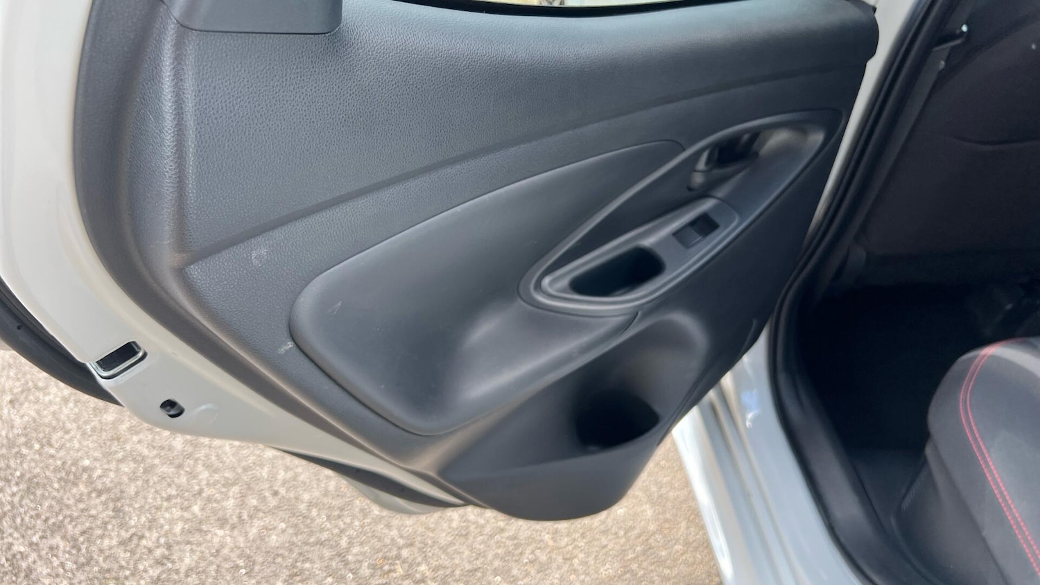 Used Toyota Yaris 2023 for sale - 76657205: Photo 33