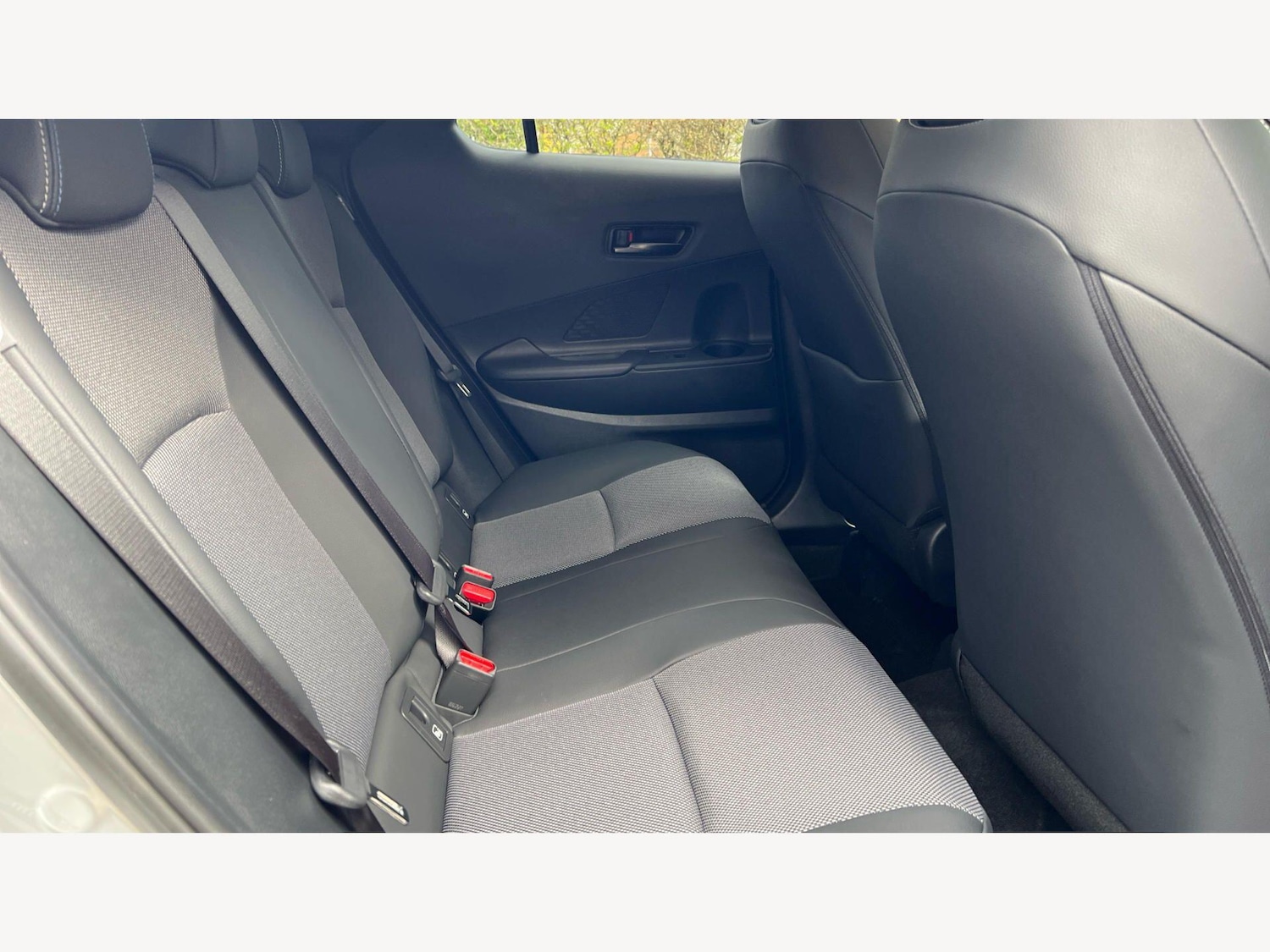 Used Toyota C-HR for sale - 77925621: Photo 14